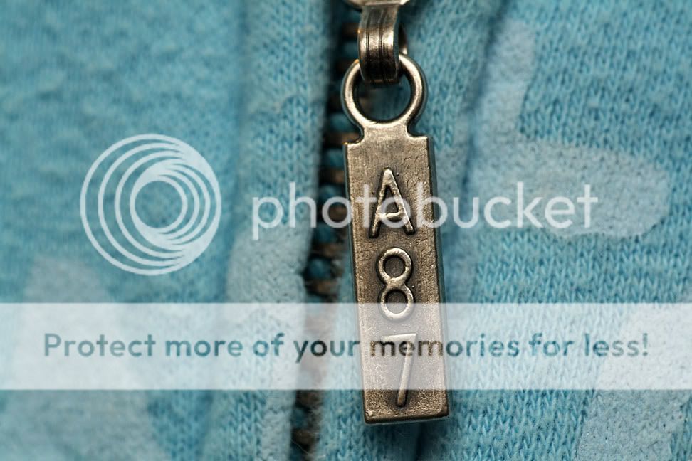 IMAGE: http://i416.photobucket.com/albums/pp241/tkbslc/lens%20samples/100mmmacro2.jpg