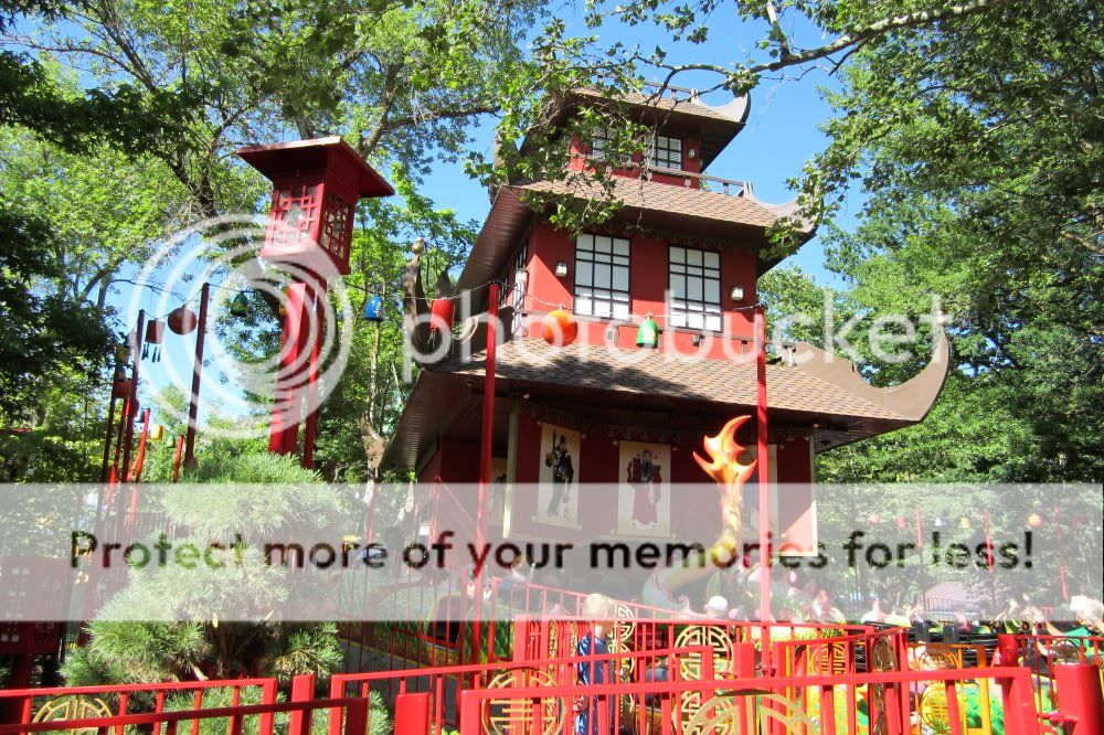 IMAGE: http://i416.photobucket.com/albums/pp241/tkbslc/lens%20samples/IMG_0126.jpg