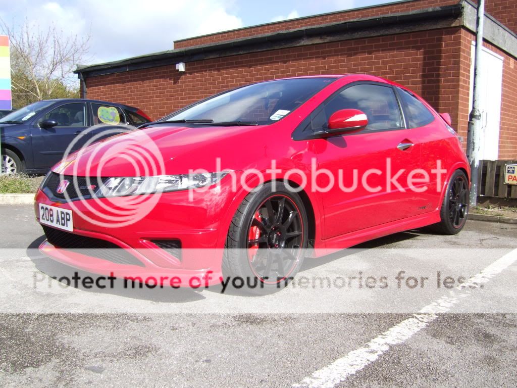 18" black alloys with red pinstripe Civinfo
